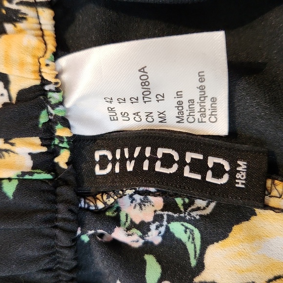 Divided H&M high slit black floral flowy pants sheer fabric size 12 SHEER - Picture 11 of 11